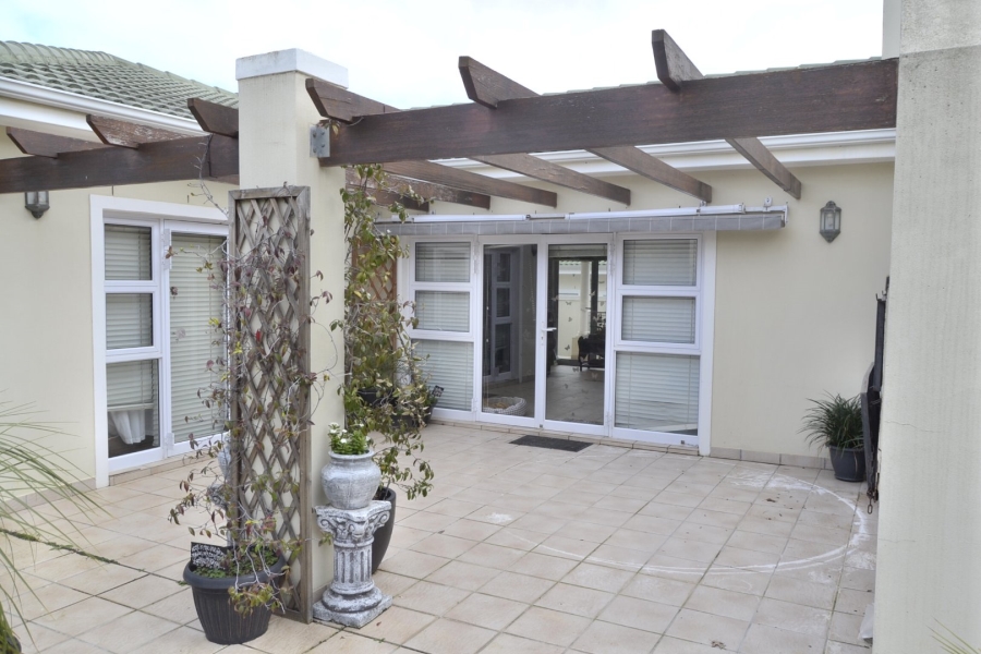 To Let 3 Bedroom Property for Rent in Somerset Heights Western Cape